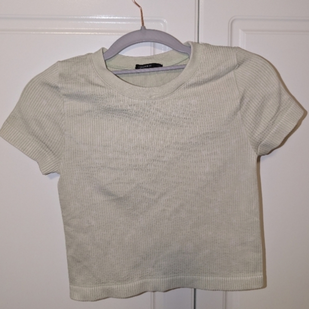 🩷👕💚 4 Fitted Short Sleeve Ribbed Crop Tops (EUC barely worn!) - Picture 2 of 16